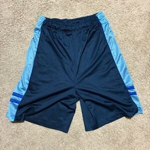 Bugle Boy Men's Dark and Light Blue Athletic Shorts size Large